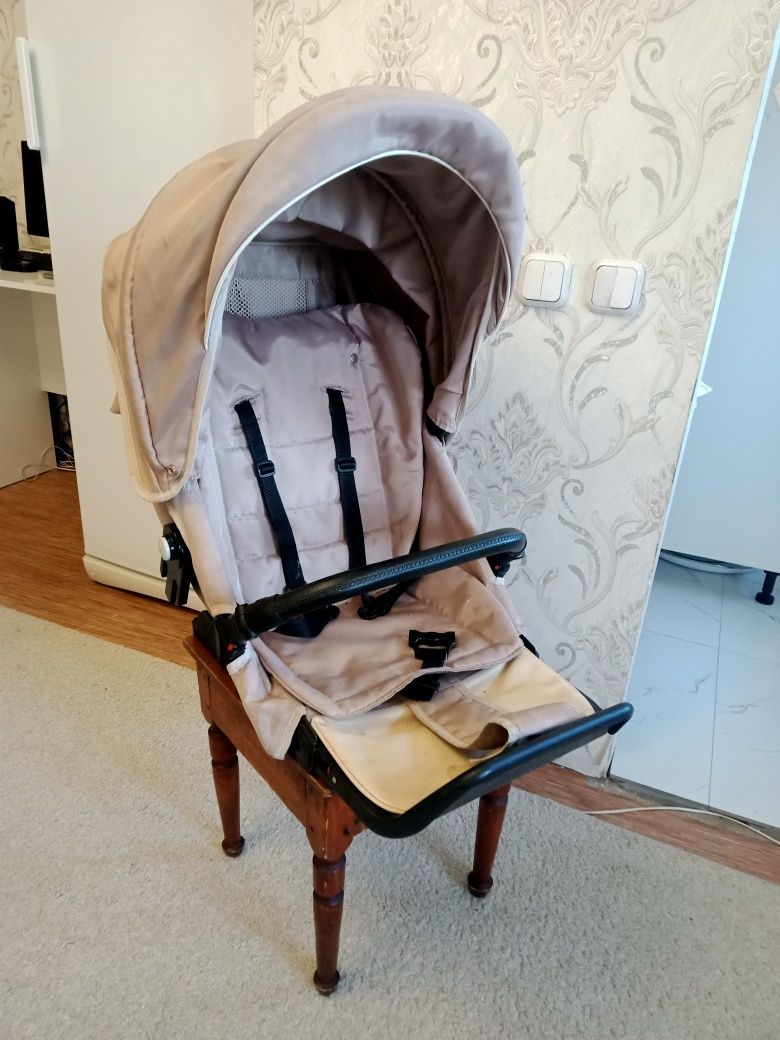Продам детскую коляску