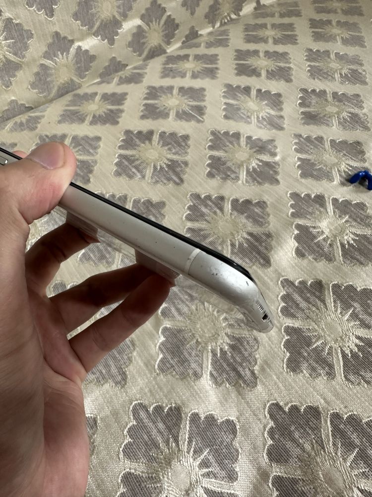 iPhone XR продам