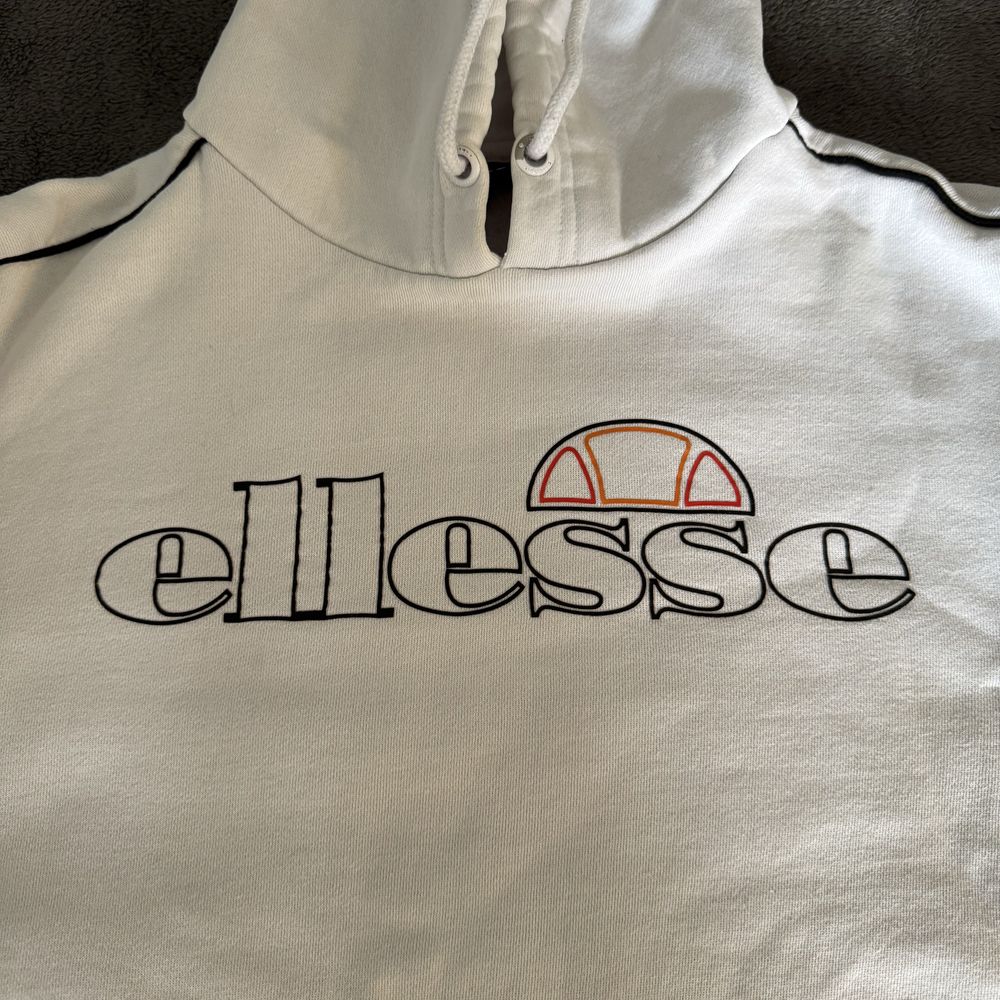 продам худи Ellesse