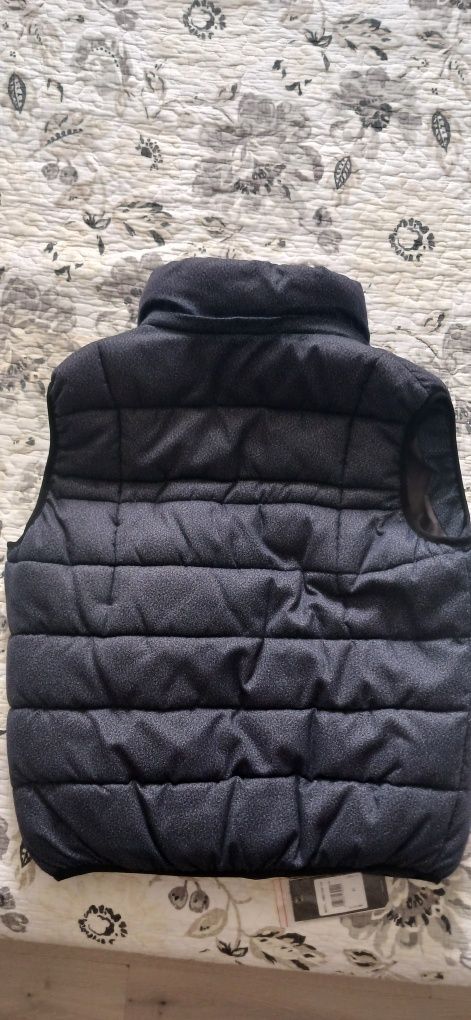 Продам мужскую жилетку фирмы ADIDAS