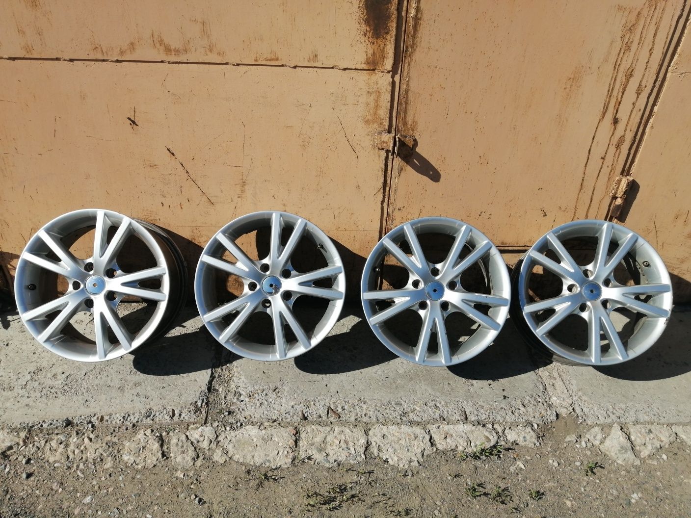 Диски литые оригинальные r16x7jj