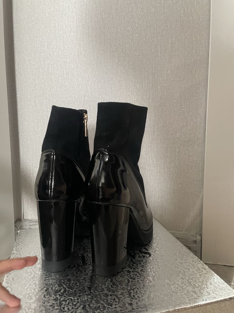 срочно продам женскую обувь