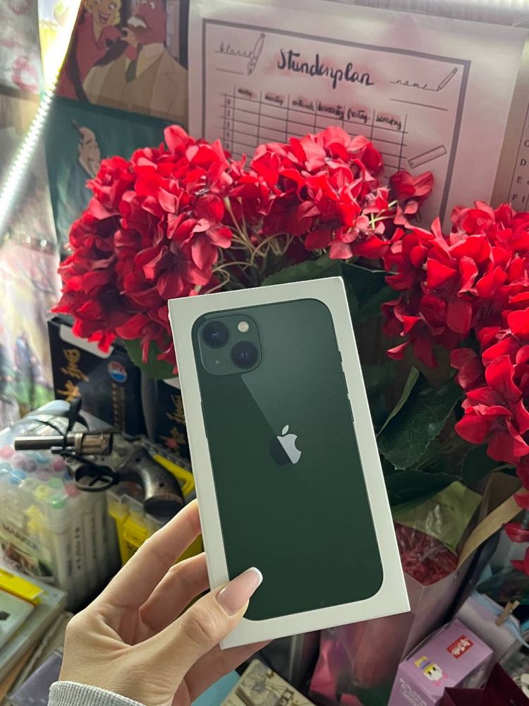Phone 13 • 128 ГБ • Как новый