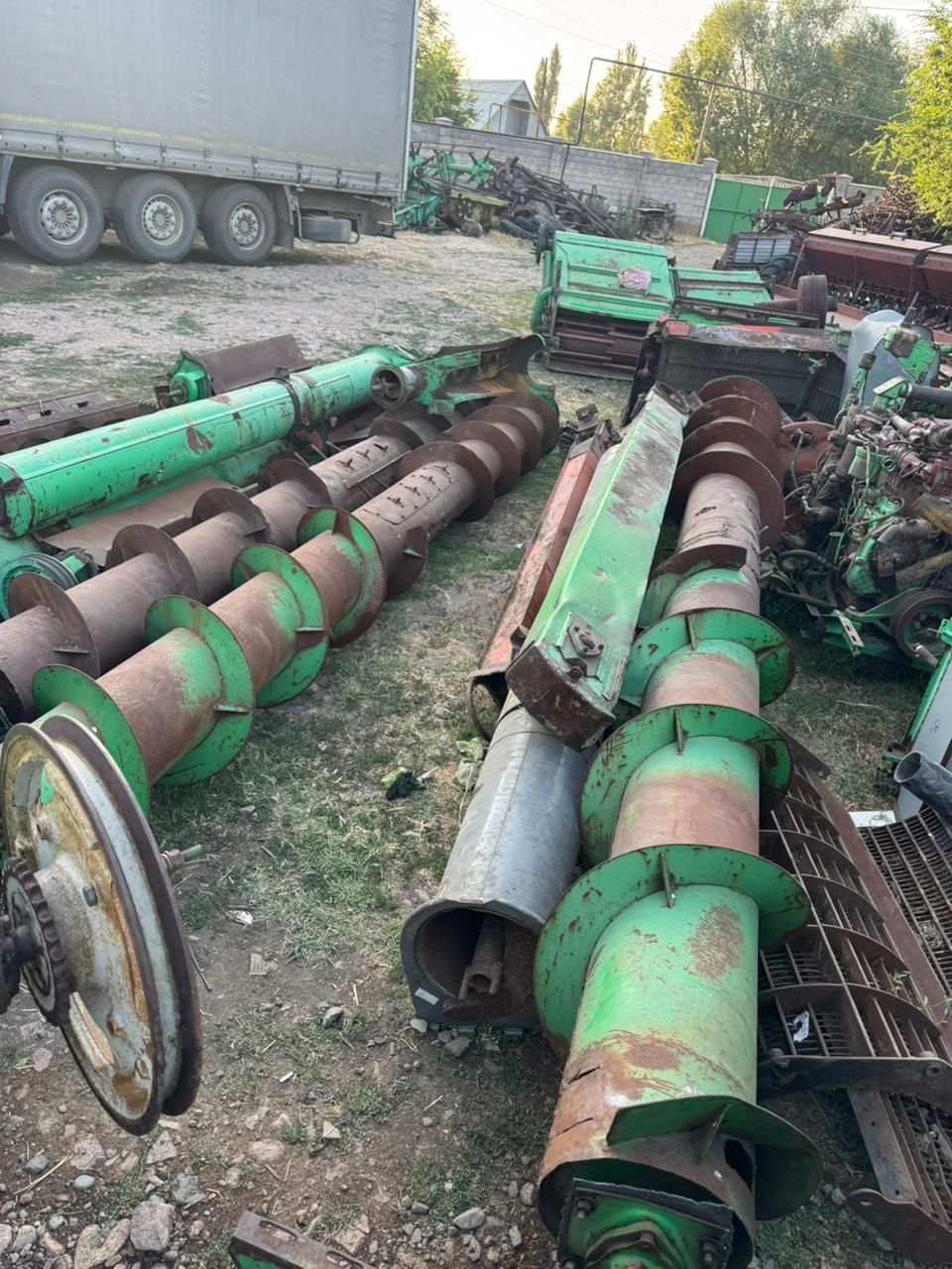 Комбайн нива      .