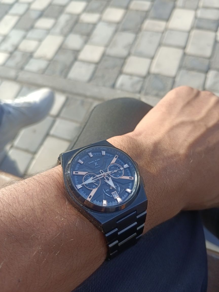 Продам часы Daniel Klein