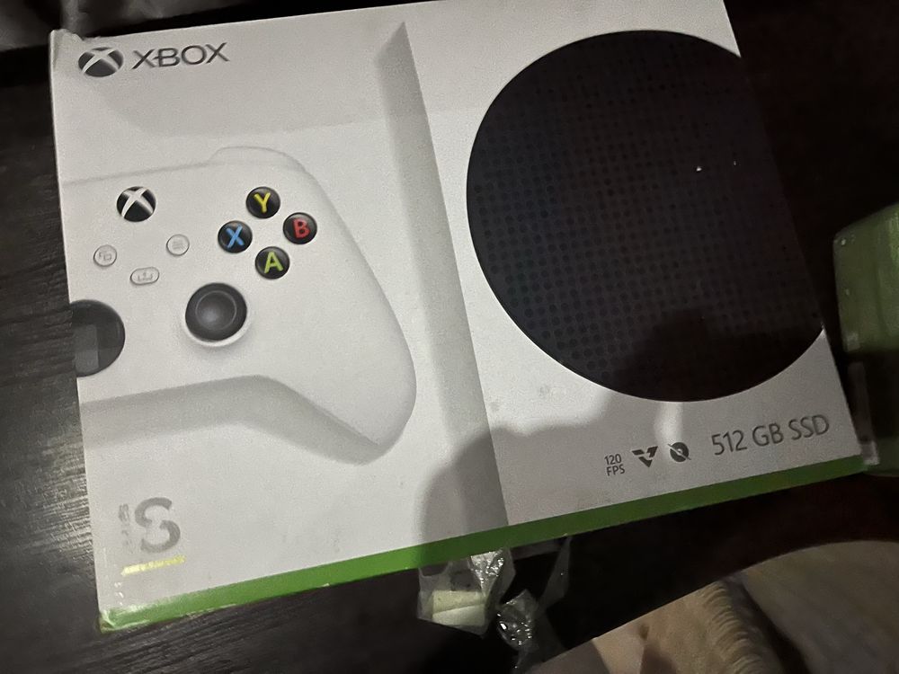 Xbox Series S + 2 геймпада + Xbox Gamepass Ultimate