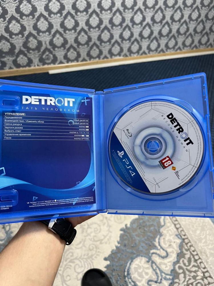 Продам Playstation 4 много игр!