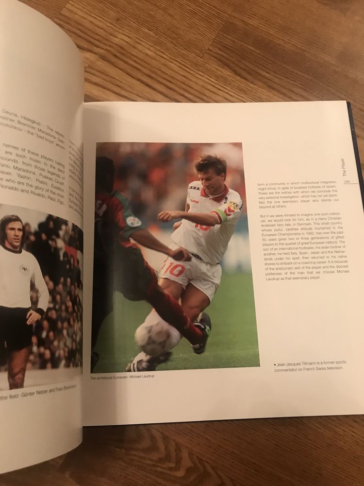 Альбомы в подарочной упаковке 50 лет UEFA