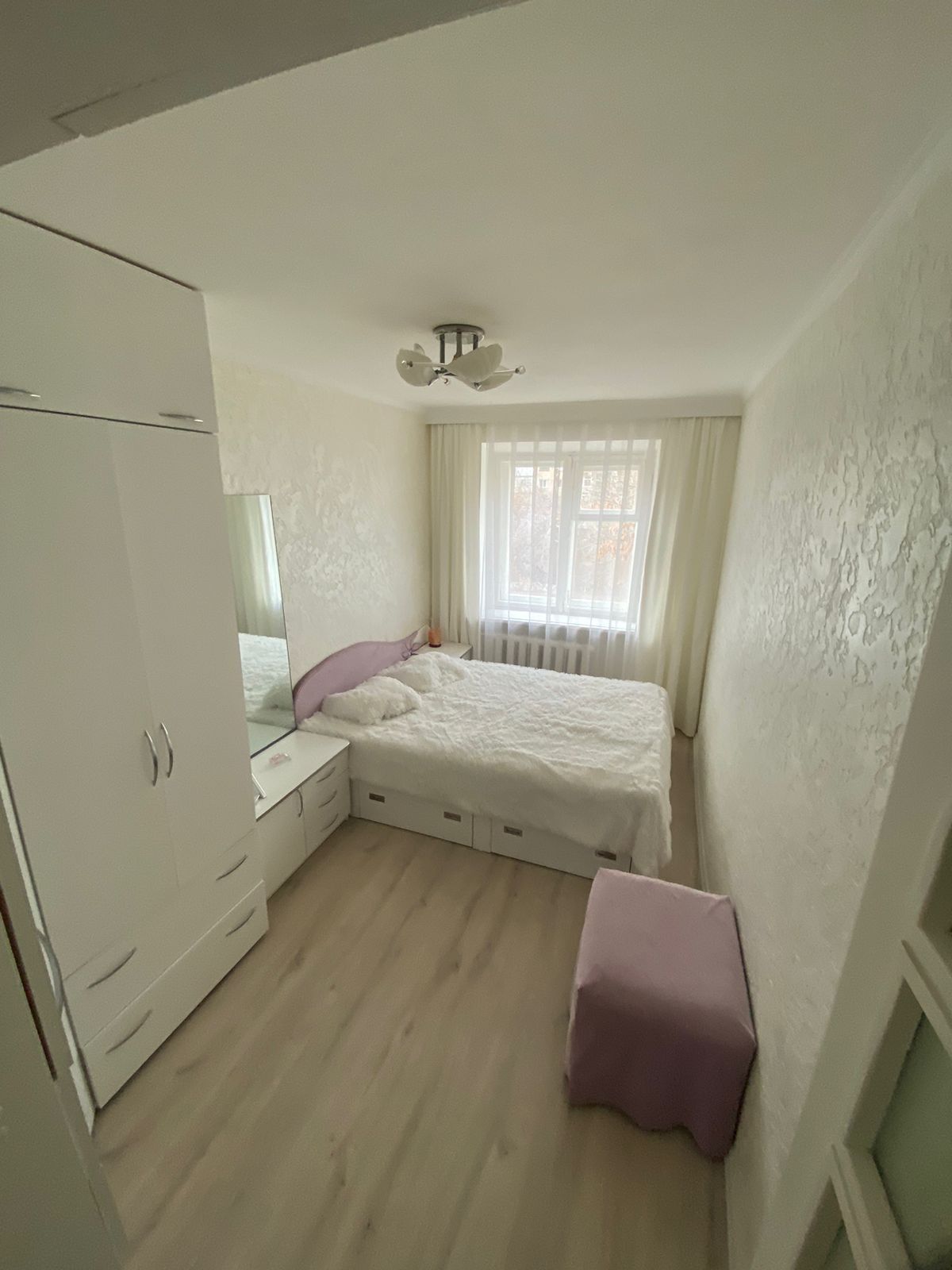 Продам 3-х комнатную квартиру 58 кв.м,  4/5 эт, центр