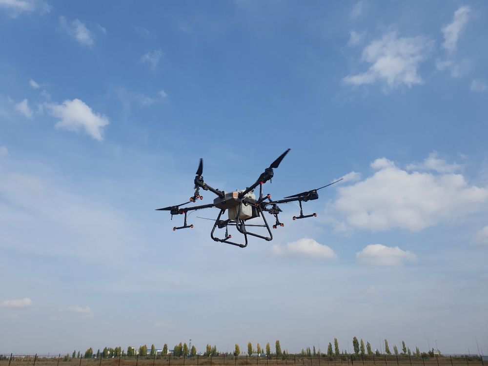 Продам агро дрон DJI T30