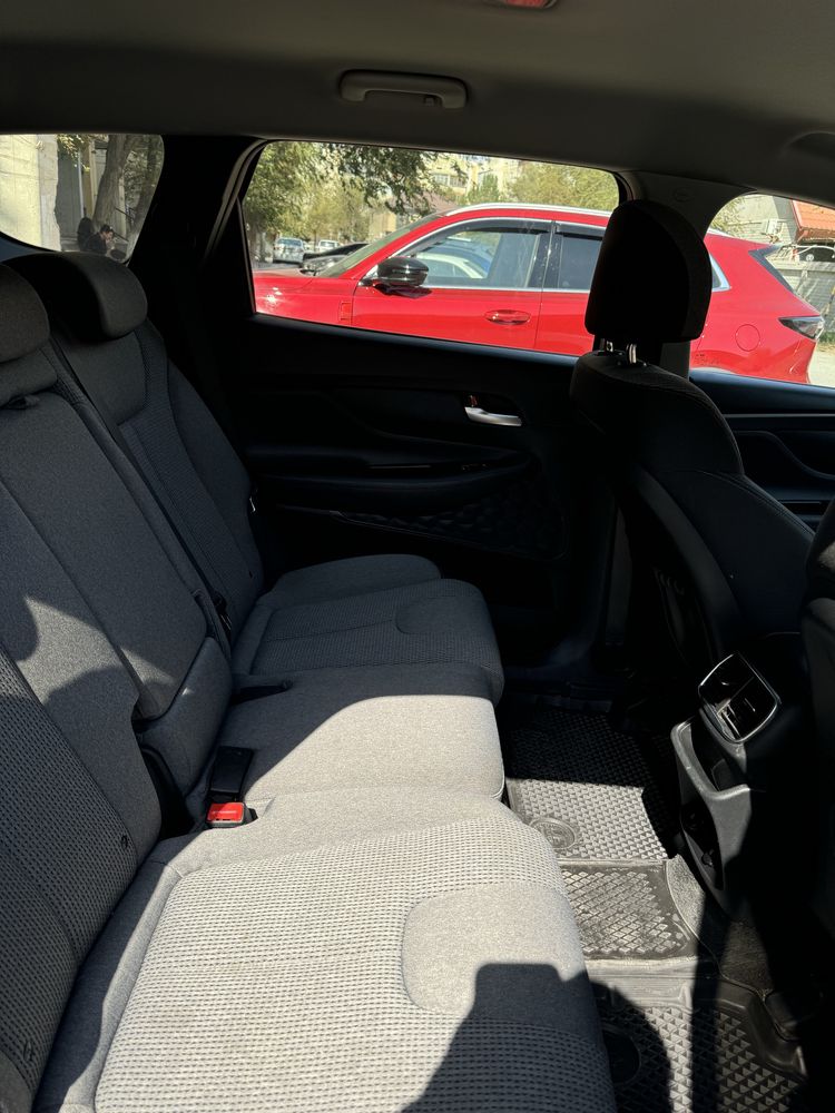 Продаю Hyundai Santa Fe 2019