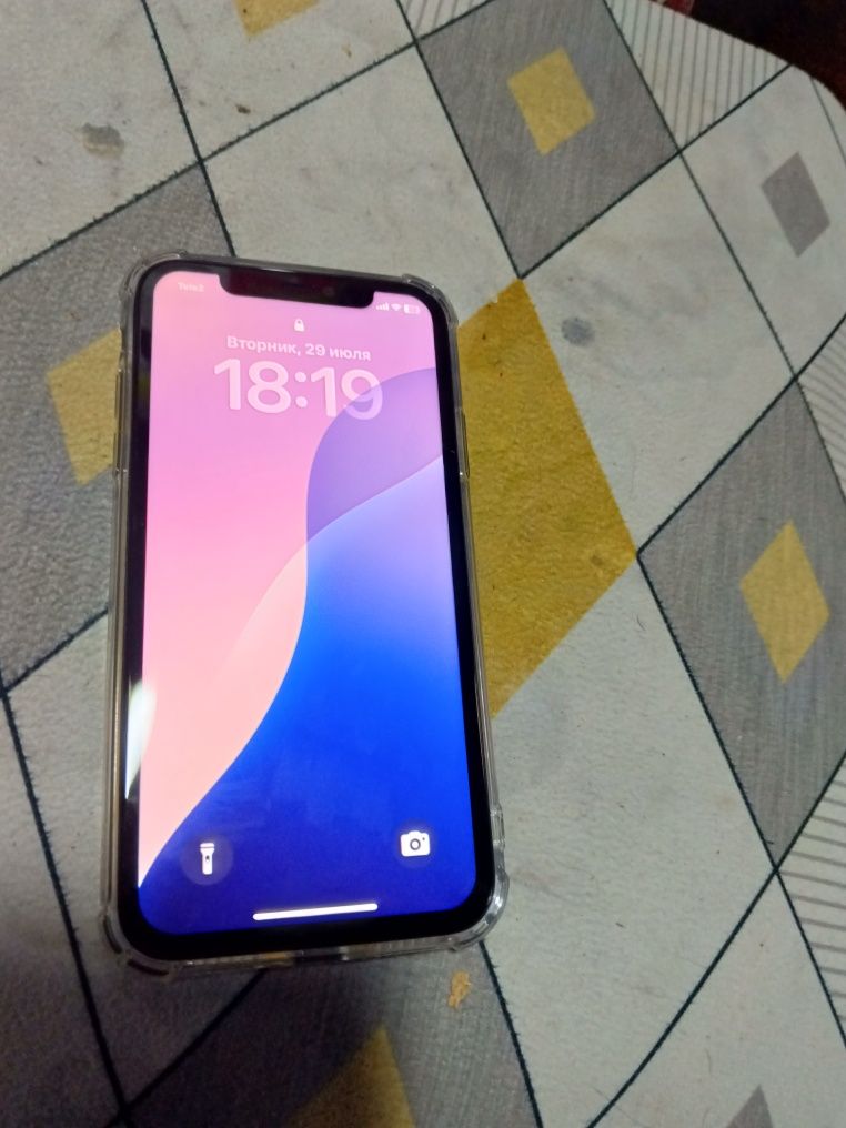 Продам айфон 11/128