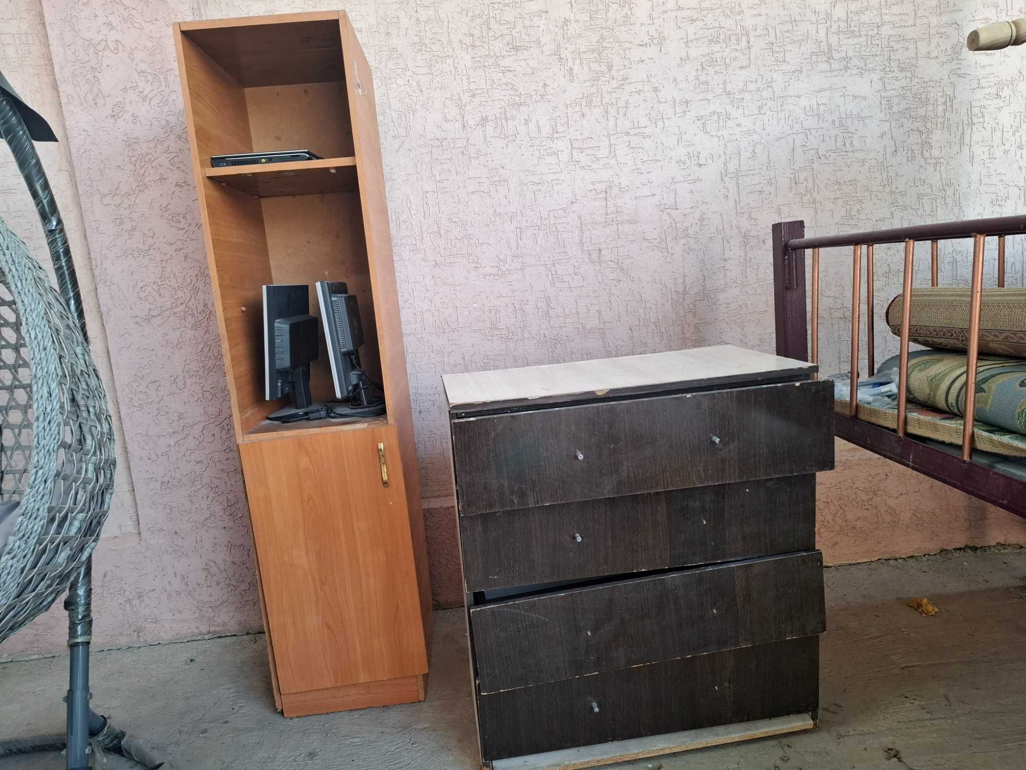 Кровать б/у 2х0,90 -3шт по 10000т,комод-5000т,тумба под телевизор-5000