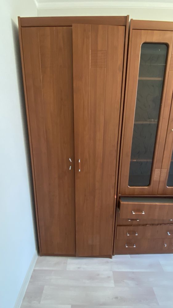 Продаю Б/У шкафы  коричнегого цвета