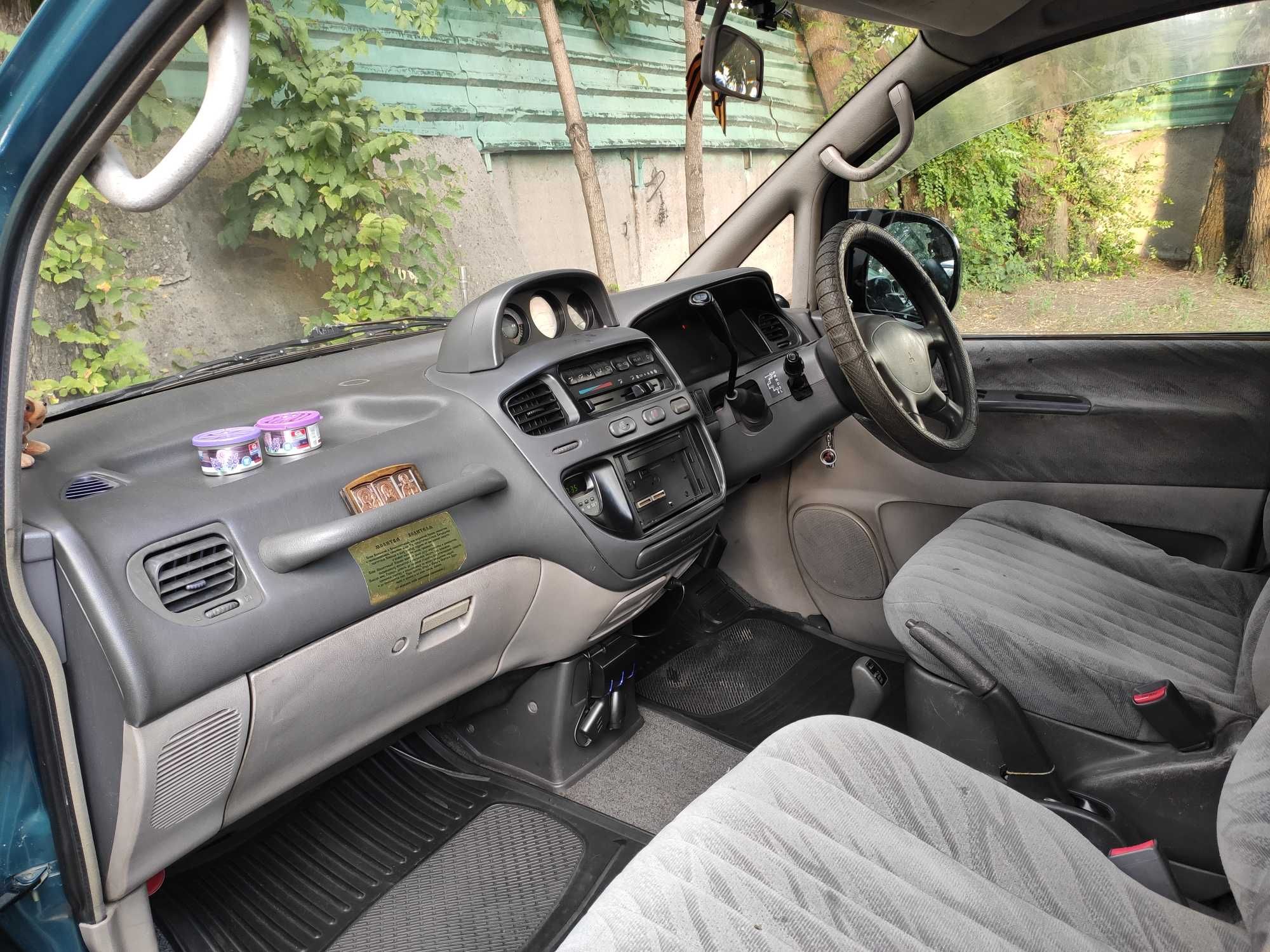 Продам Mitsubishi Delica в хорошие руки.