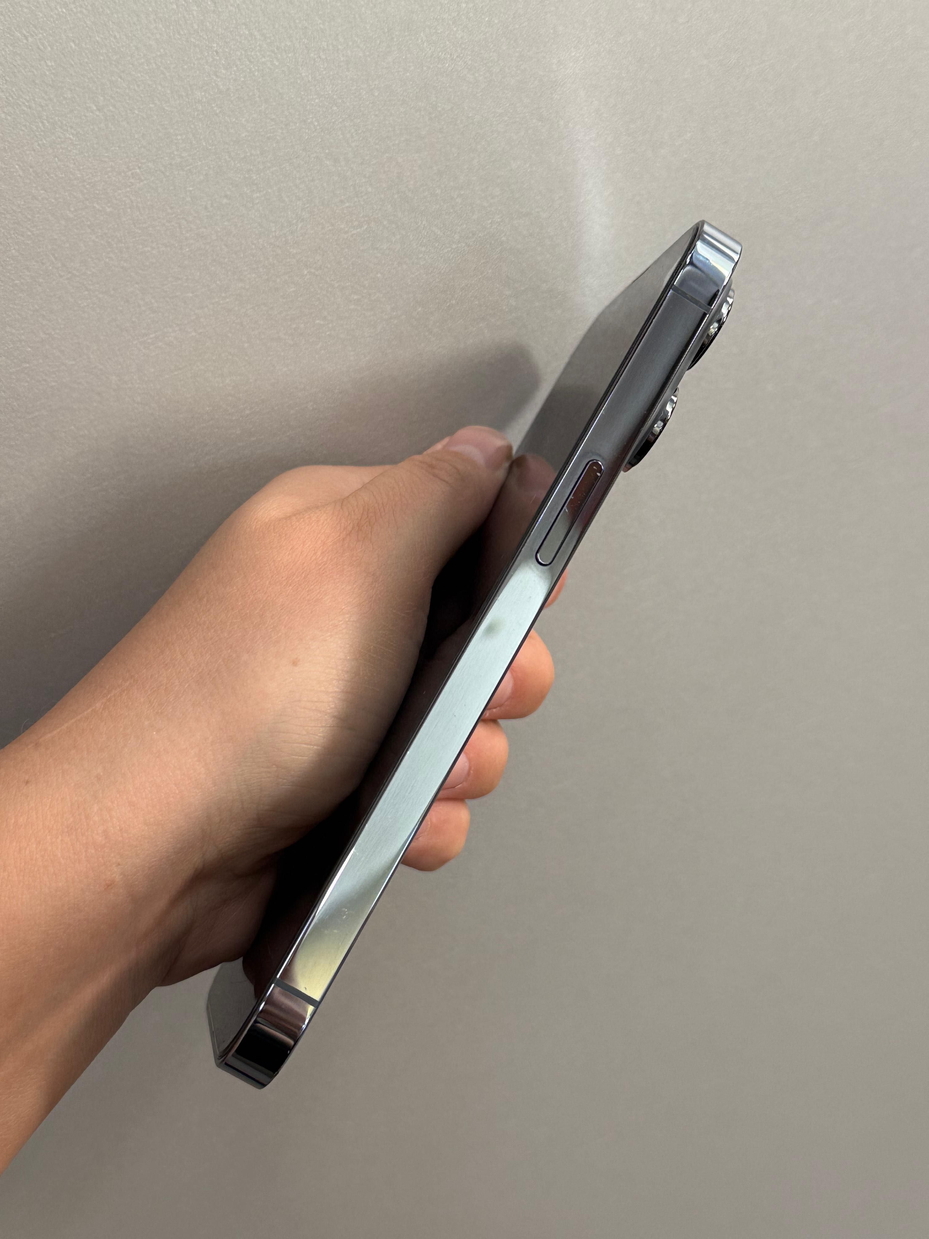 Продам iPhone 13 pro