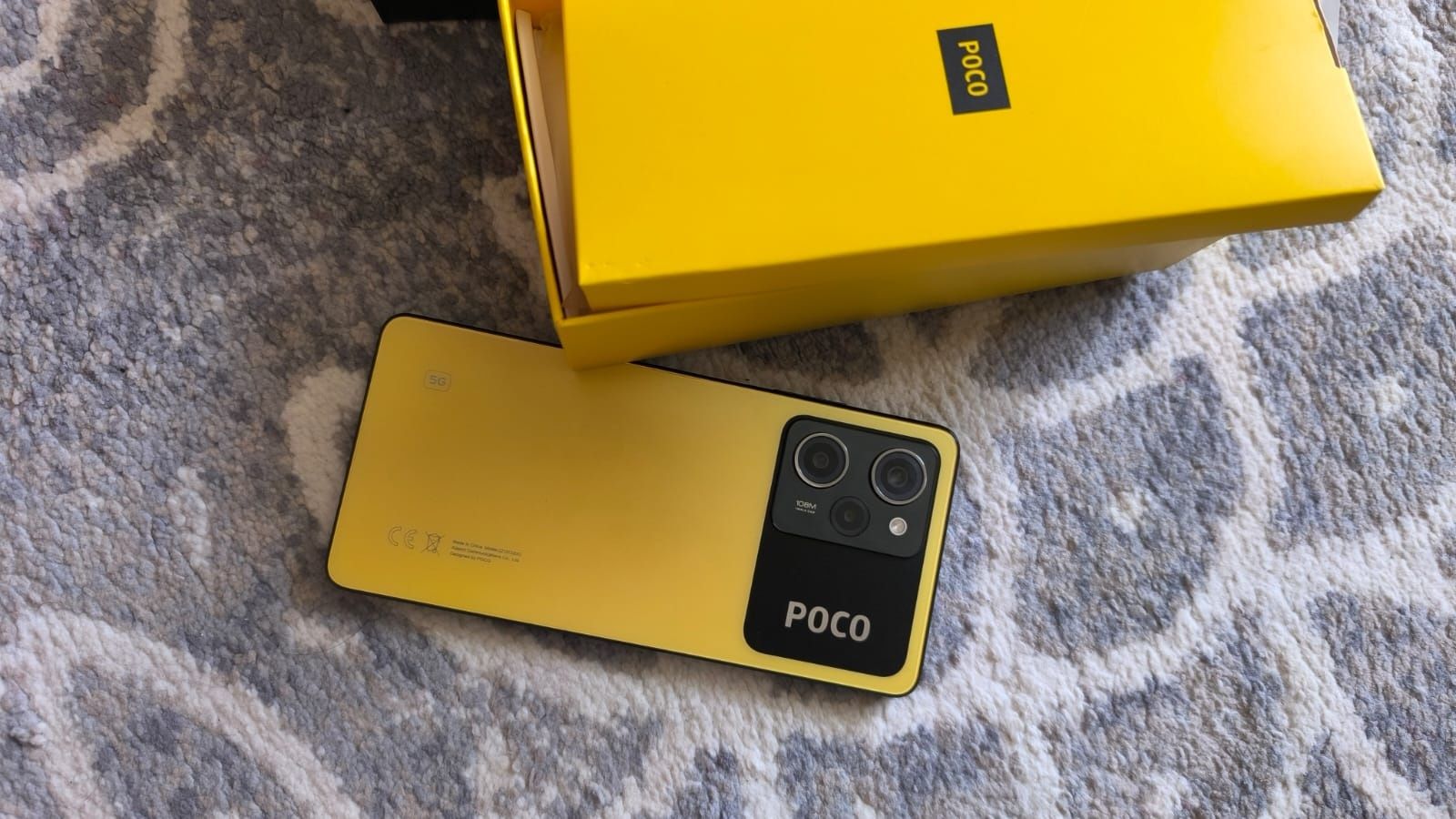 Продам телефон POCO
