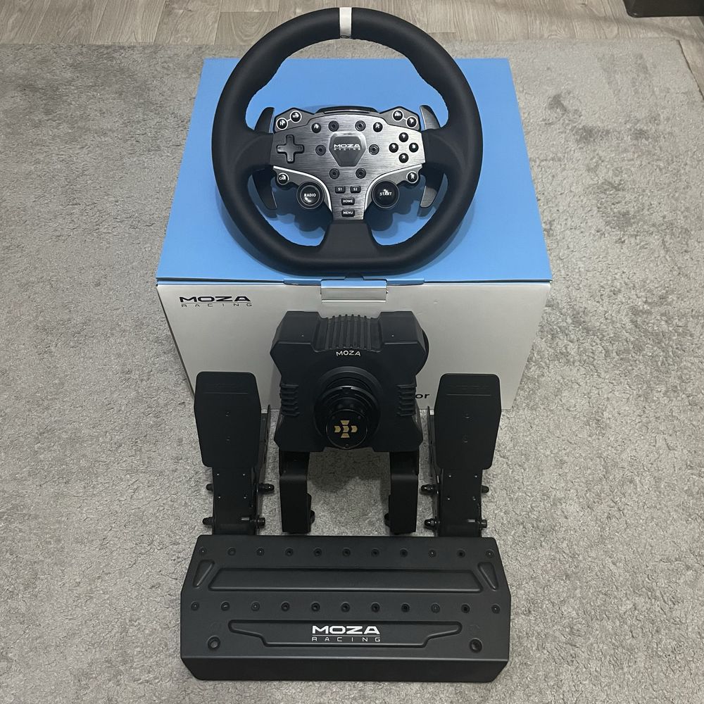 Продам набор для симрейсинга Moza R5 + руль для formula 1