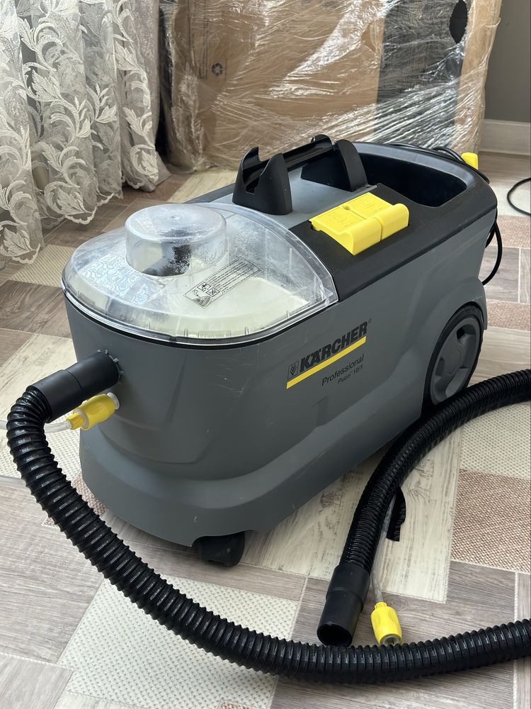 Моющий пылесос Karcher Puzzi 10/1 для химчистки мебели