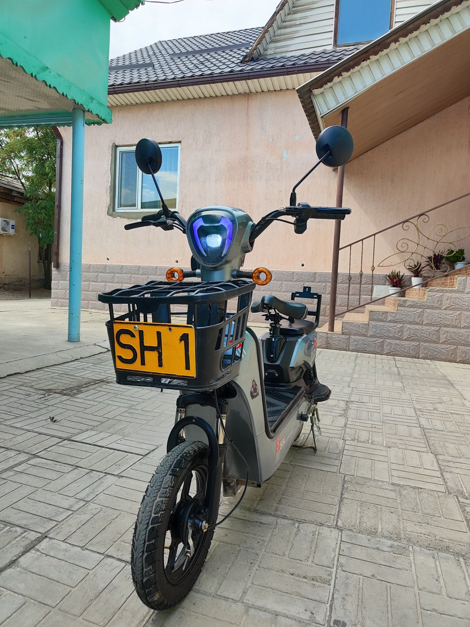 Продам скутер sk-8