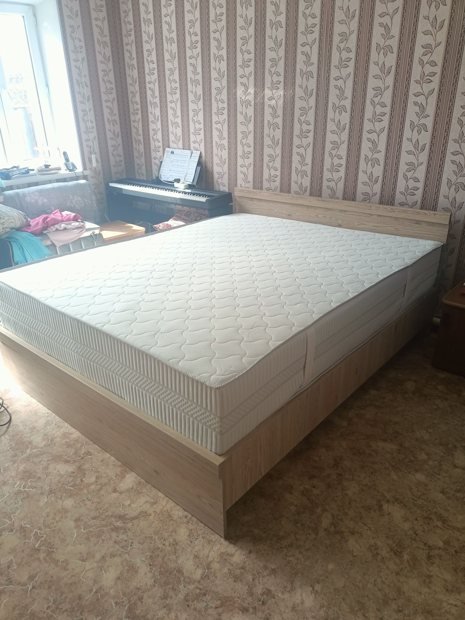 Продам матрас в отличном состоянии