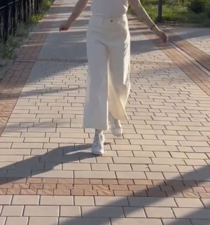 Брюки модные джинсы