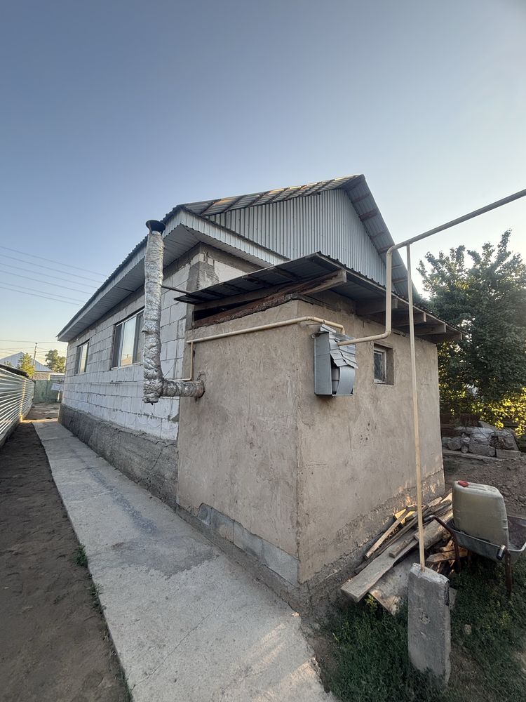 Продам дом.В Илийском районе с.Жапек-Батыр ул.Новостройка 6а. Срочно!!