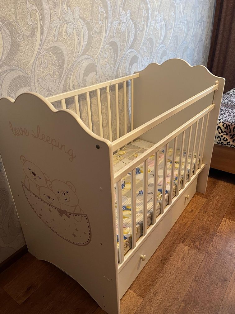 Продам детскую кроватку