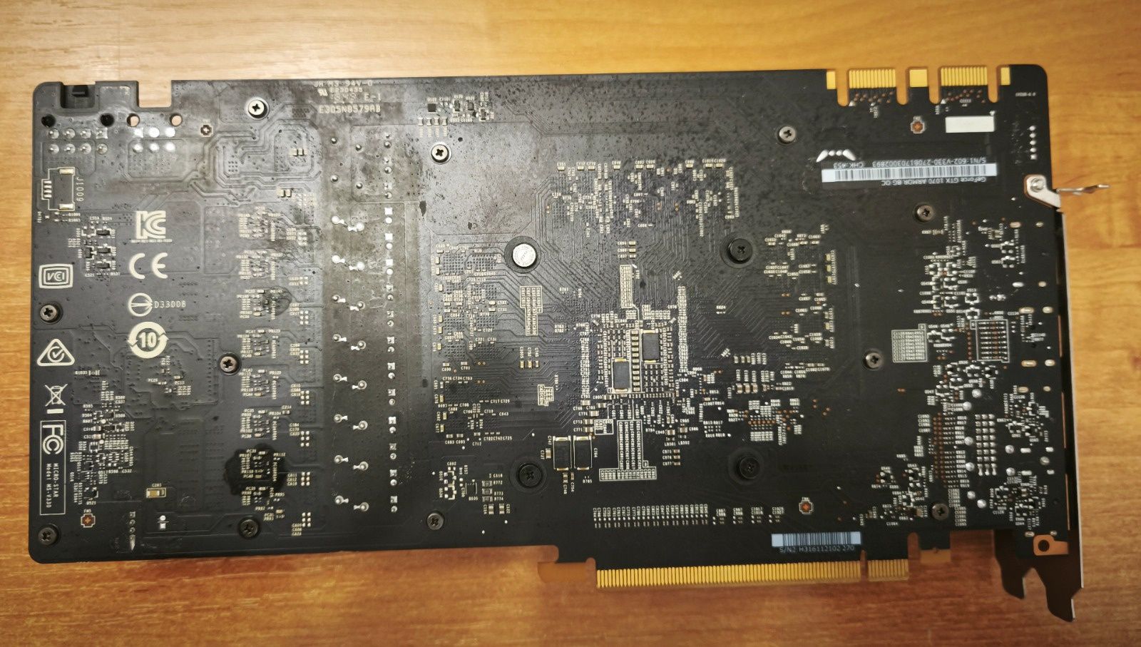 Продам видеокарту MSI GeForse GTX 1070 Armor 8gb
