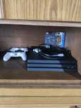 Playstation 4 pro 1 терабайт, продам с джойстиками