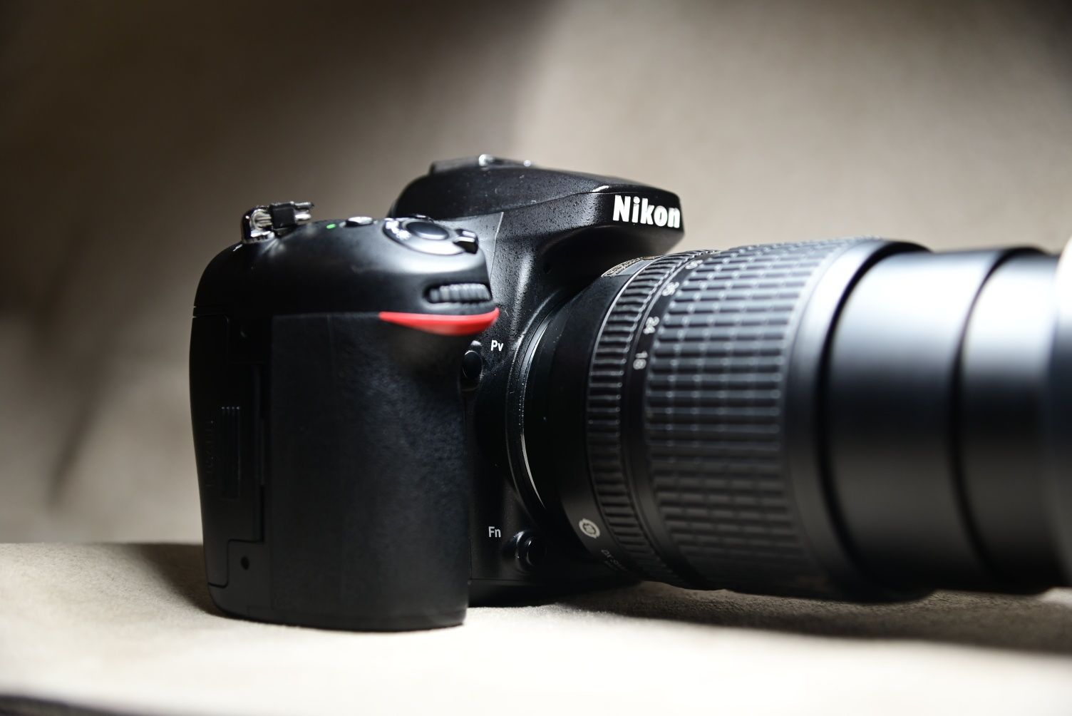 NIKON D7100+18-105VR