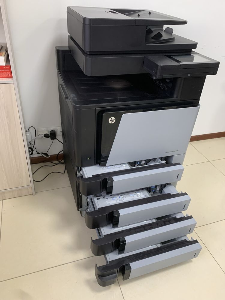 Принтер Color Laser Jet Flow M880