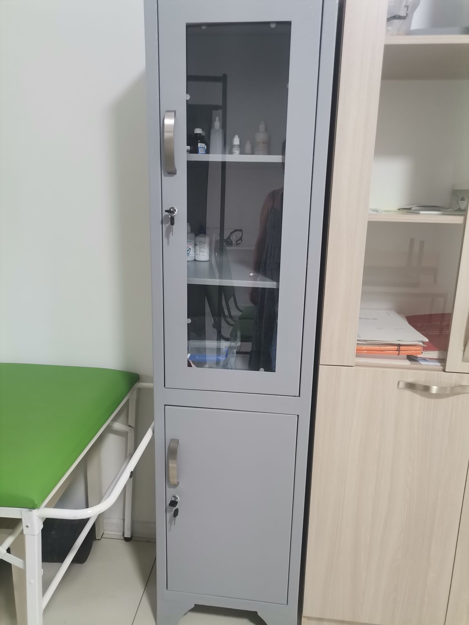 Срочно продам шкаф металлический