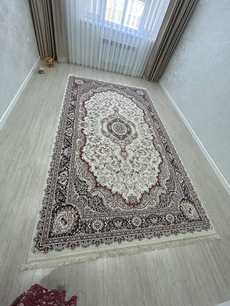 Кілем сатлады.. размер 250х400