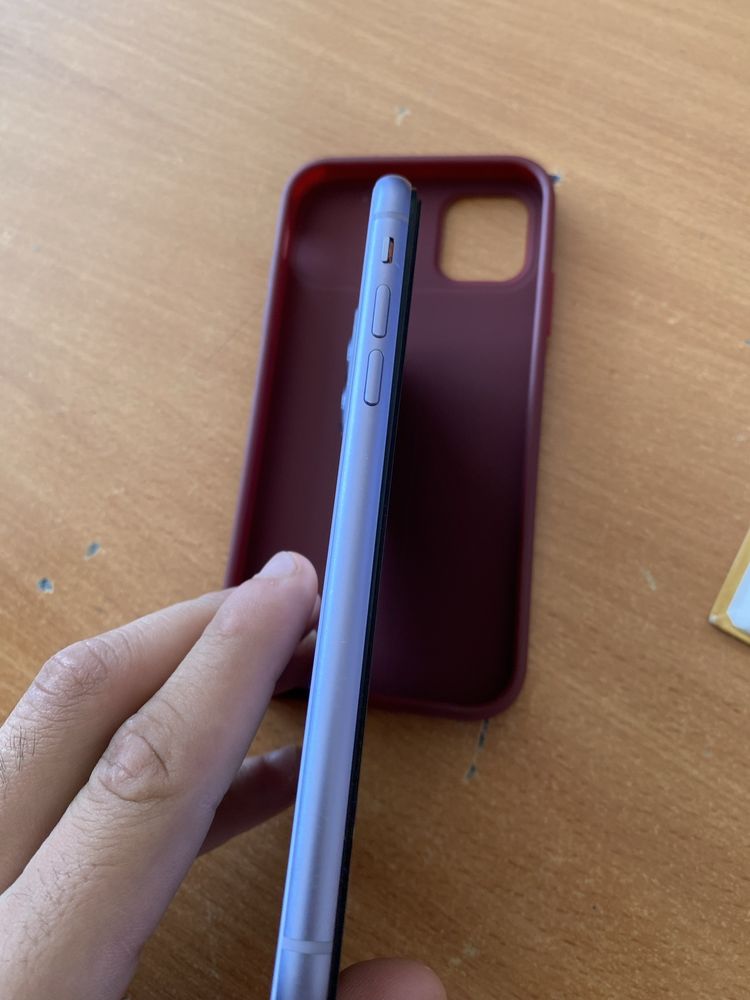 Продам айфон 11 срочно