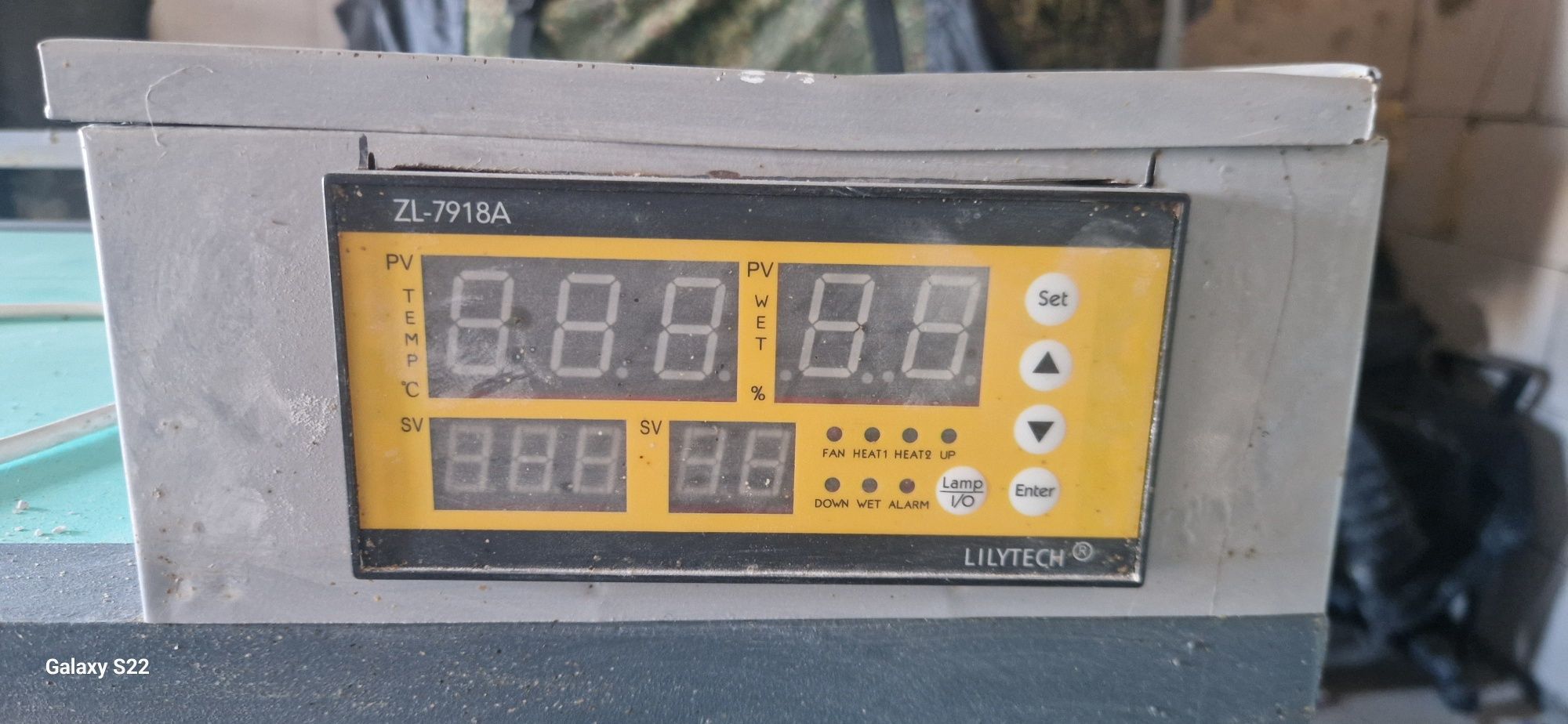 Продам 2 инкубатора