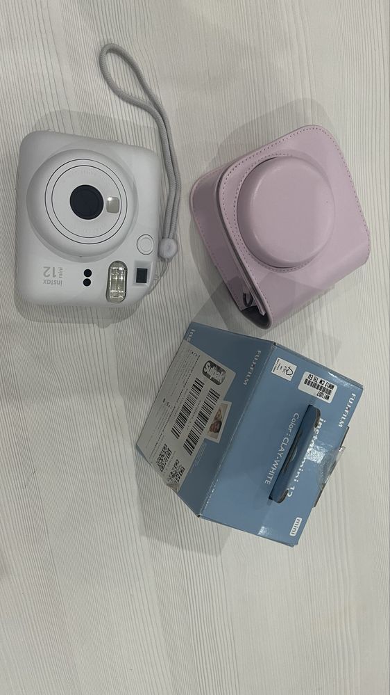 Моментальный фотоаппарат Instax 12 mini