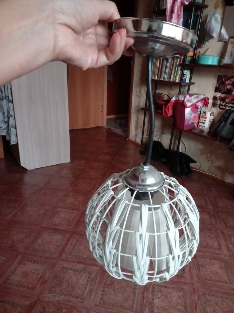 Продам люстру недорого