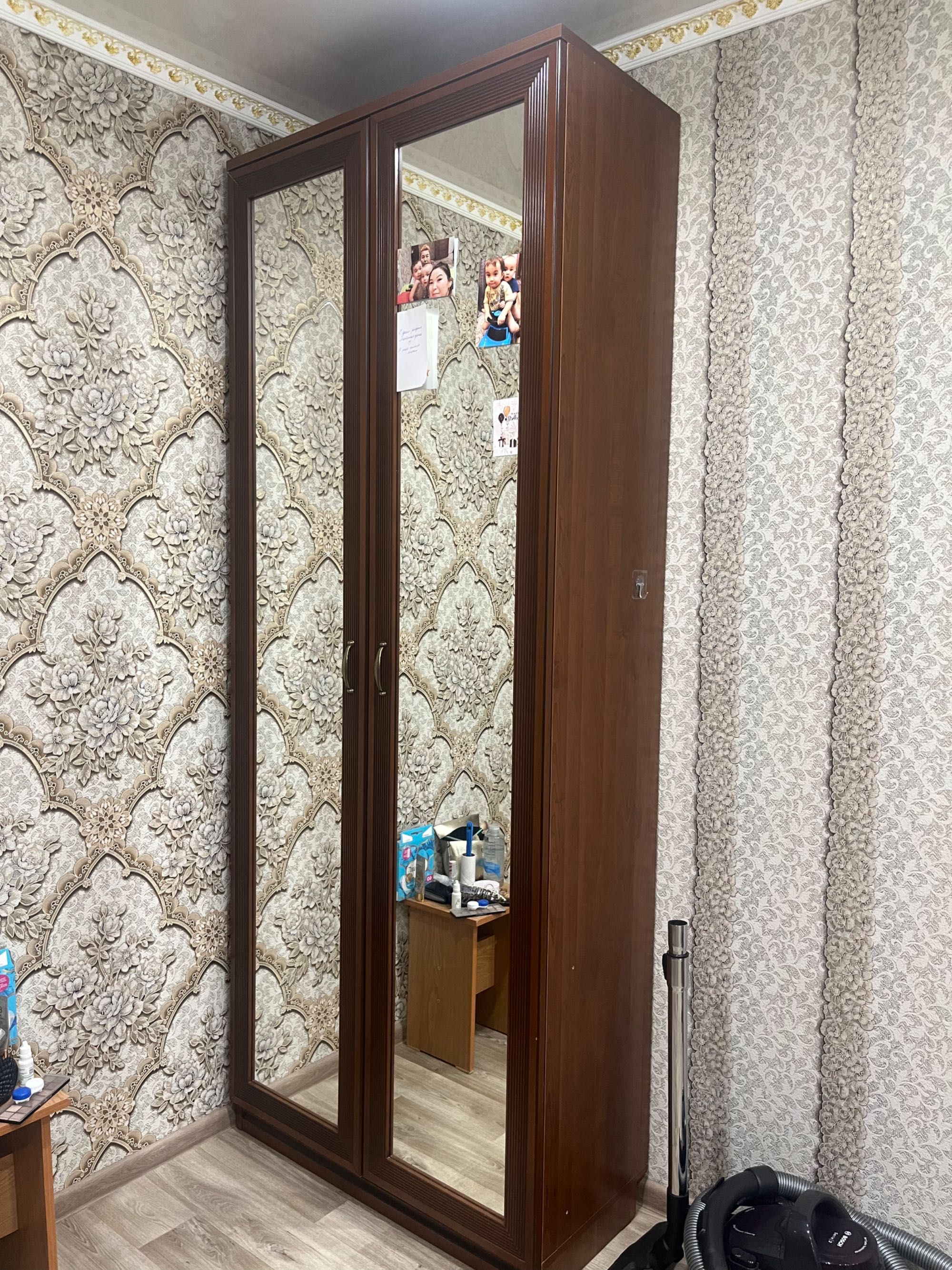 Продам прихожий шкаф
