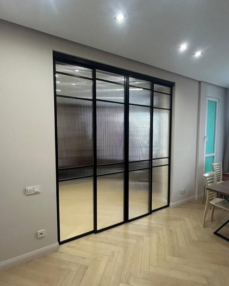 Раздвижные перегородки и двери-купе в стиле LOFT – стильно и удобно!