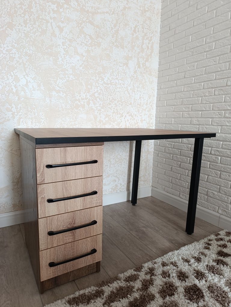 Продам Стол новый