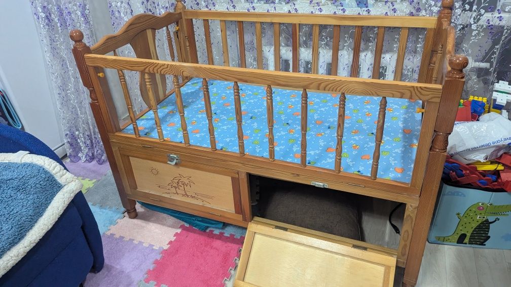 Продам детскую кроватку с колыбелькой