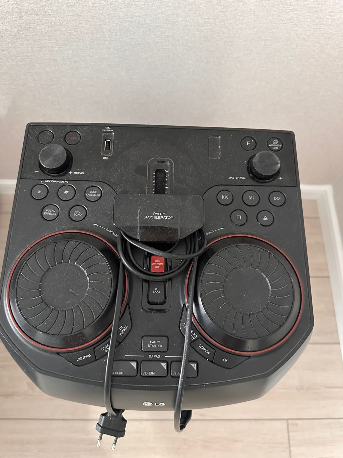 Продам колонку  LG
