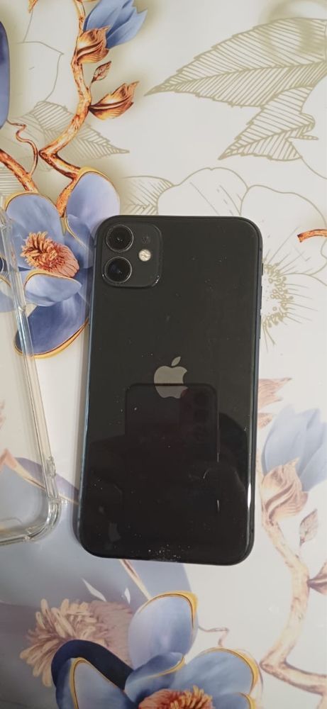 Продам iPhone 11