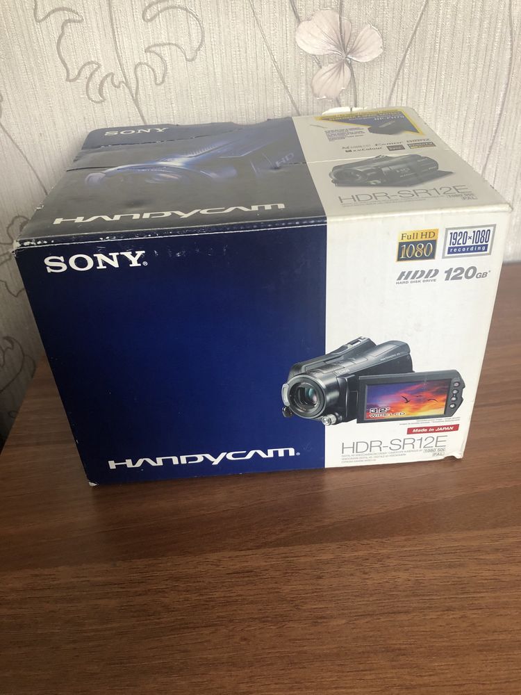 Продам видиокамеру sony ..Характеристики  камеры на фото .