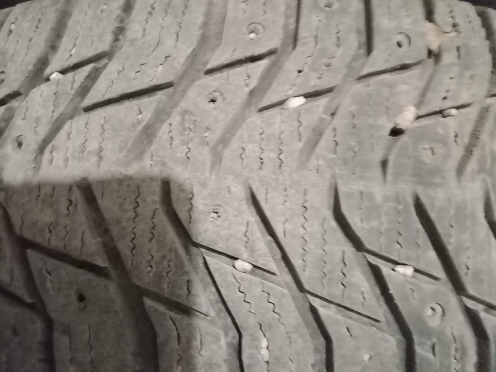 Продаю шины на R 15 зимние