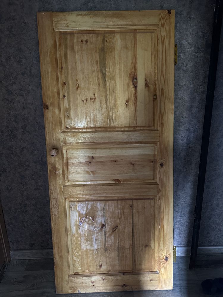 Продам дверь деревянная