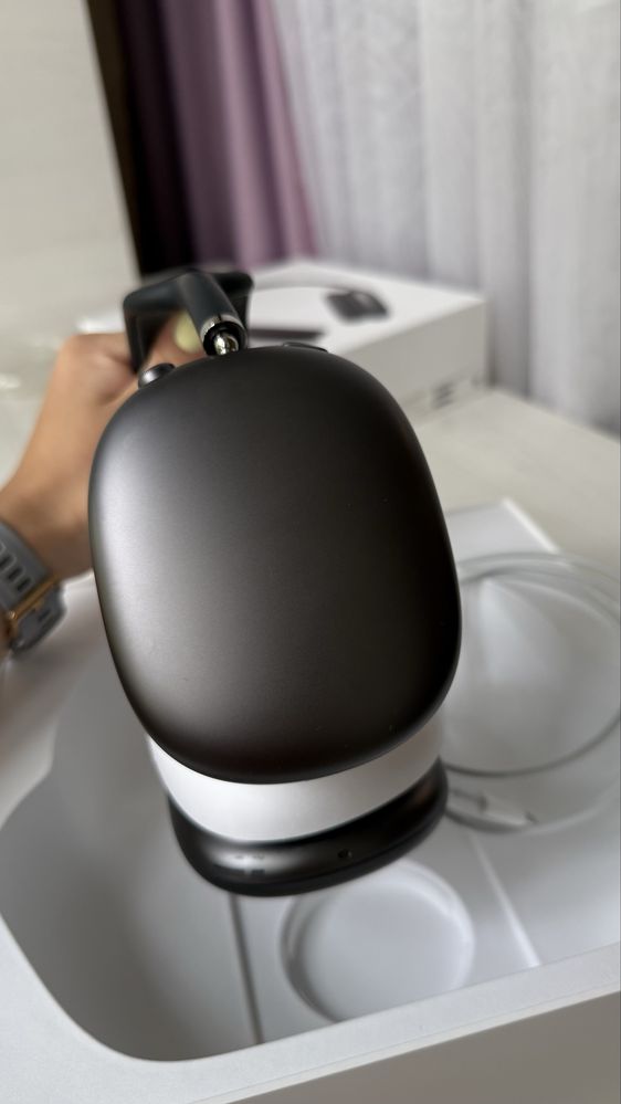 ПРОДАМ airpods MAX