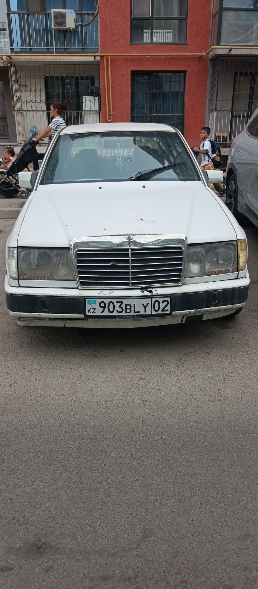 Продаеться  1990г  Мерседес