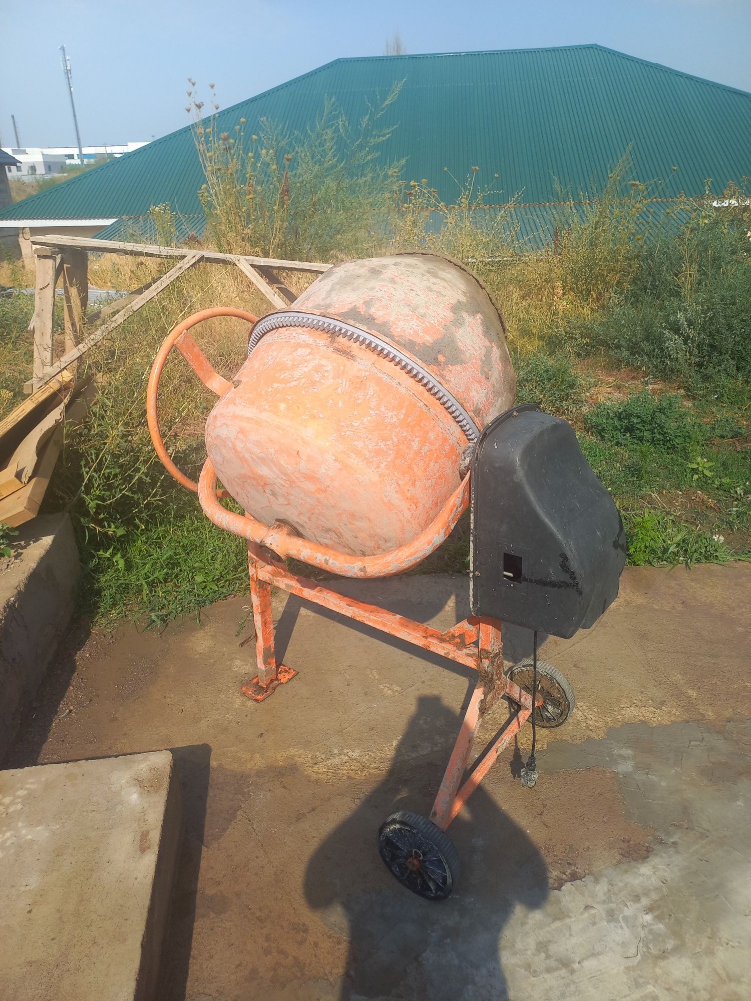 Продам бетономешалку